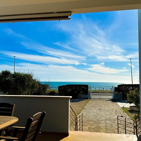Edo House Anzio - Beachfront - Fronte Mare - Affittacamere Exterior photo
