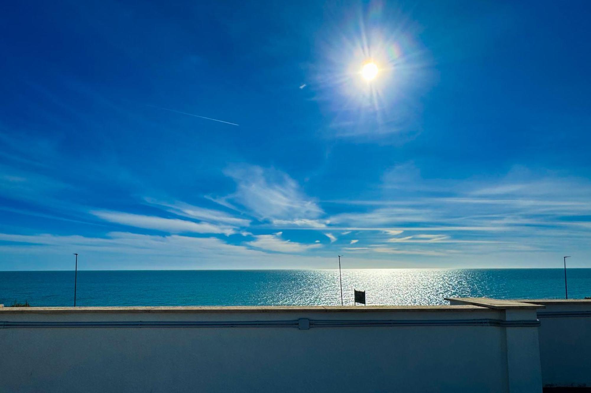 Edo House Anzio - Beachfront - Fronte Mare - Affittacamere Exterior photo