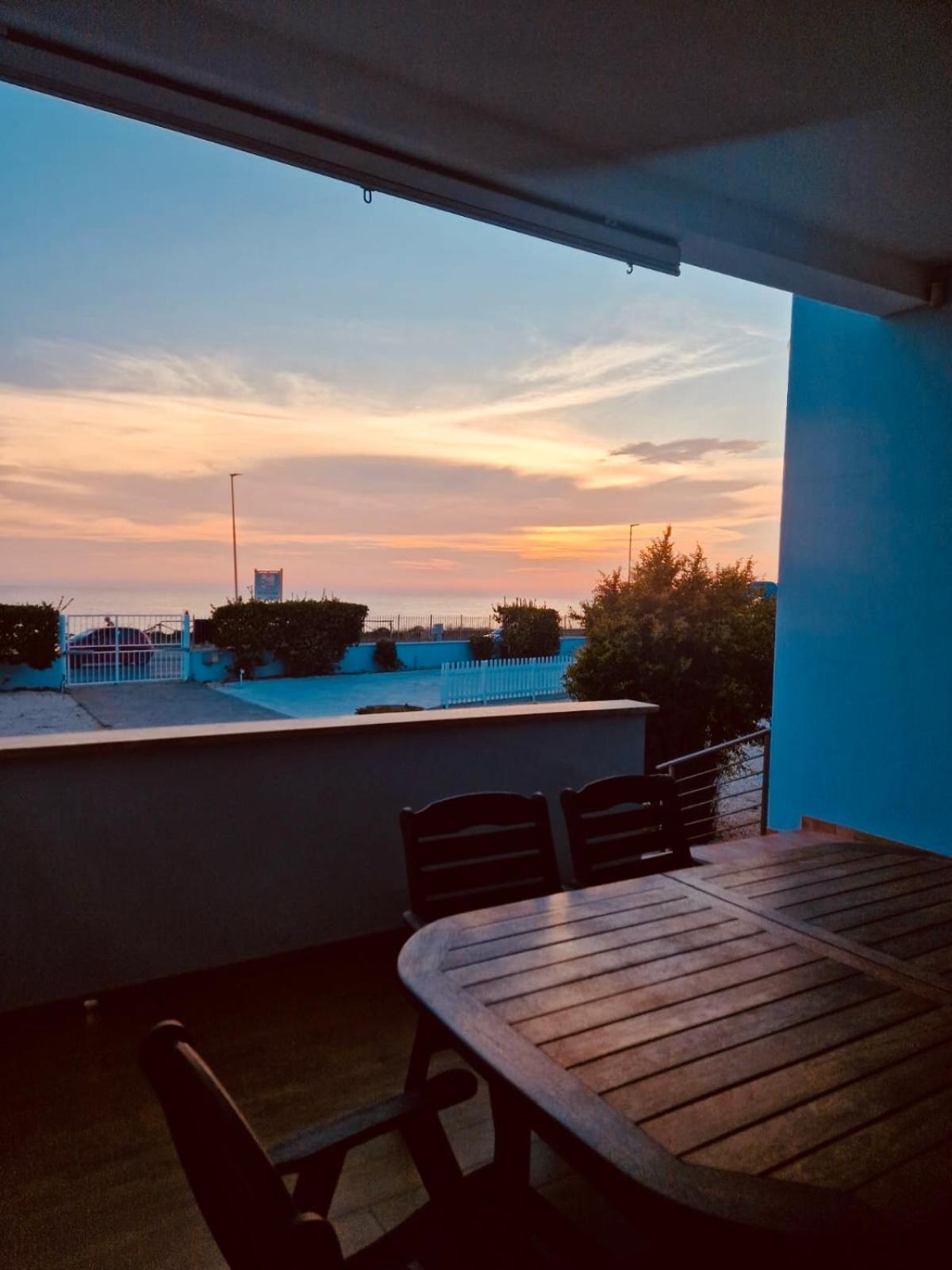 Edo House Anzio - Beachfront - Fronte Mare - Affittacamere Exterior photo