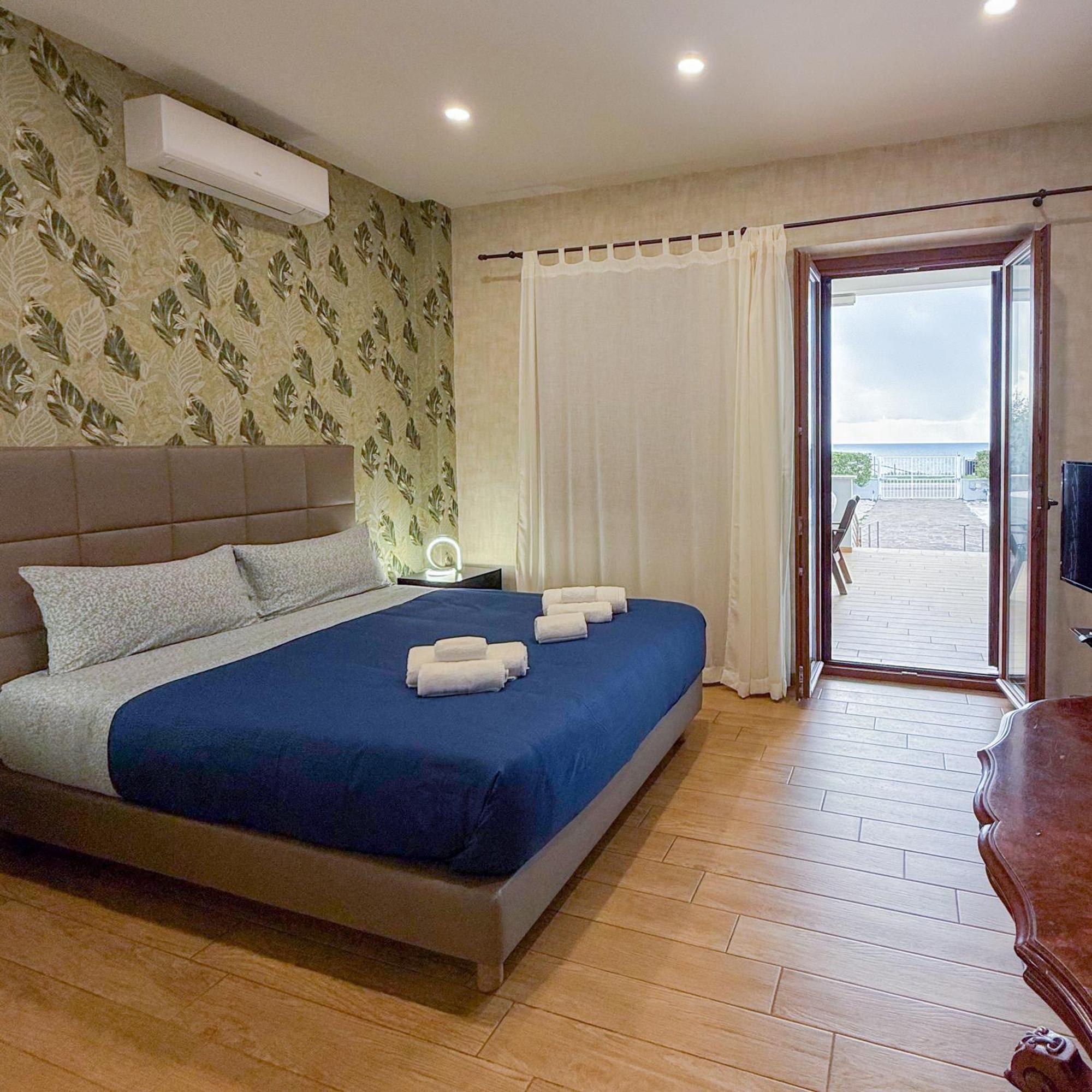 Edo House Anzio - Beachfront - Fronte Mare - Affittacamere Exterior photo